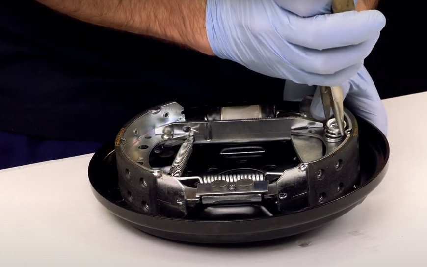 Cómo reparar un tambor de freno (kit de accesorios)